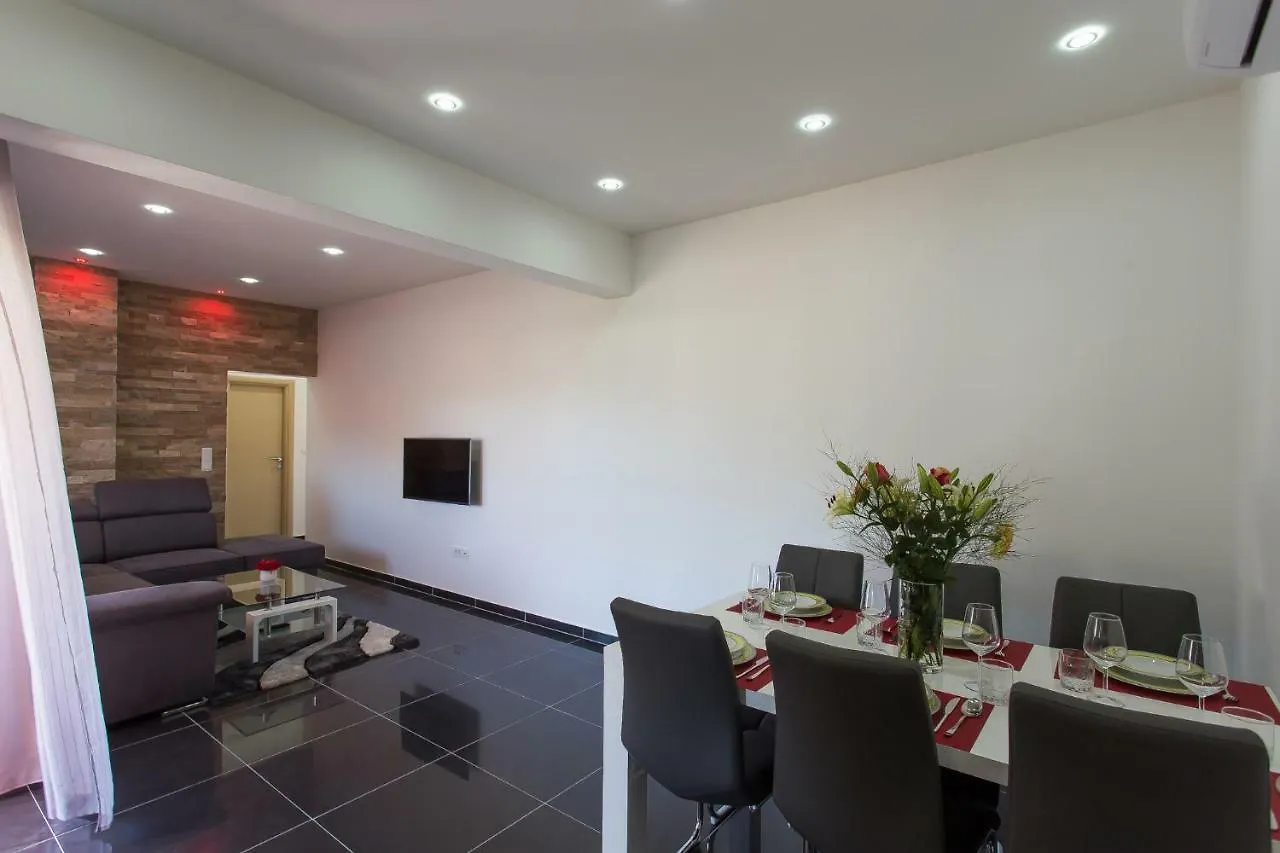 Apartment Marija 2 Near Split Kastela Croatia